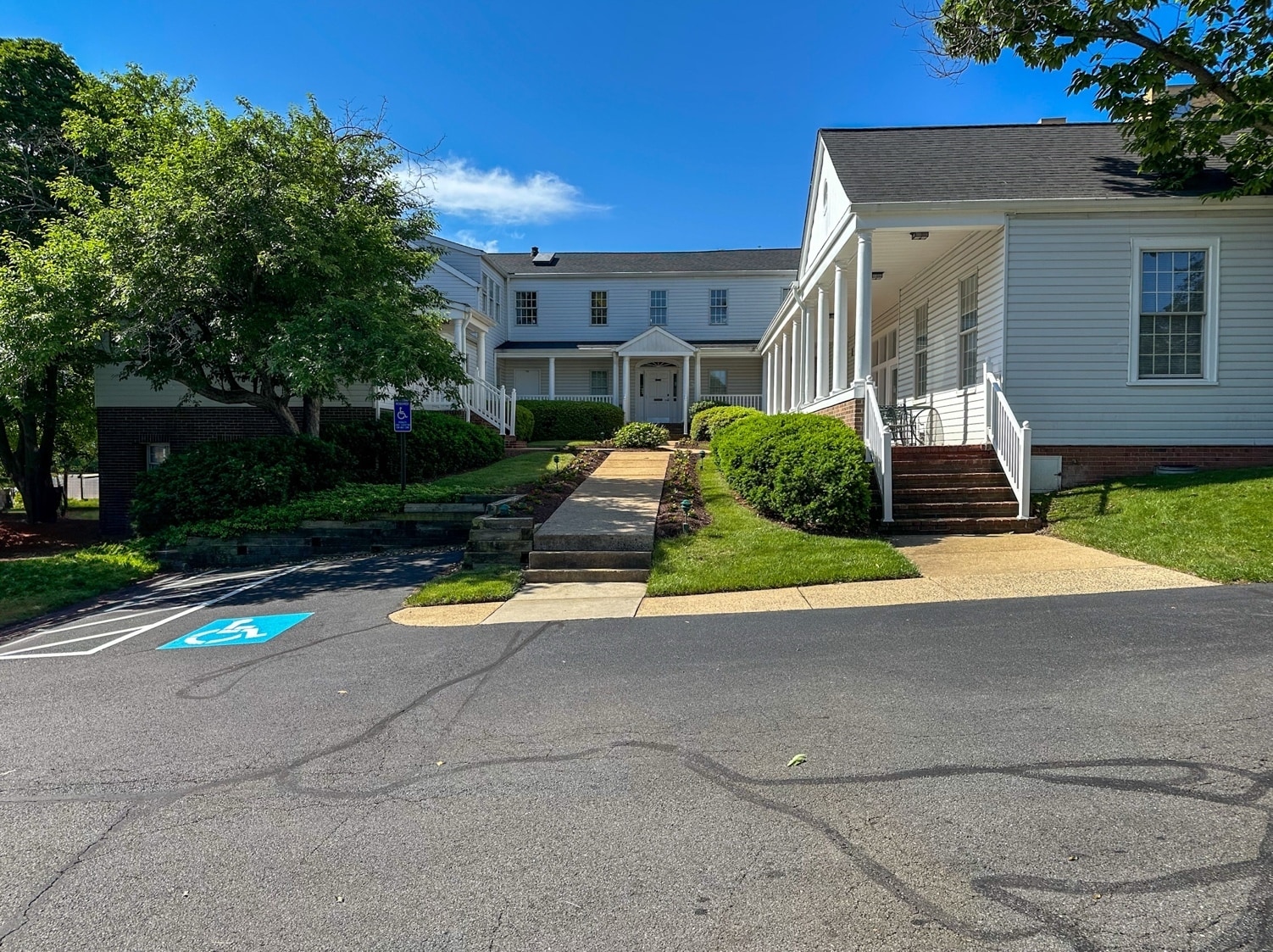 11718 Bowman Green Dr, Reston, VA à louer Photo de l’immeuble– Image 1 sur 7
