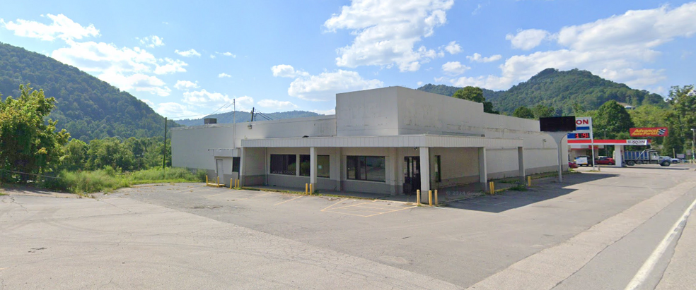 5548 E DuPont Ave, Cedar Grove, WV à louer - Photo de l’immeuble – Image 3 sur 6