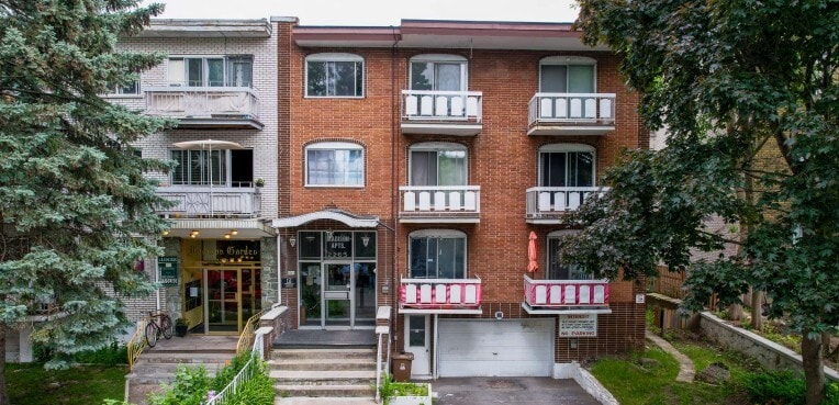 2265 Av Madison, Montréal, QC à vendre - Photo principale – Image 2 sur 15