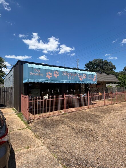 325 Clinton Blvd, Clinton, MS à vendre - Photo de l’immeuble – Image 1 sur 8