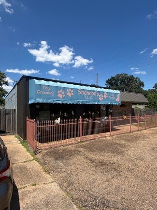 Plus de détails pour 325 Clinton Blvd, Clinton, MS - Local commercial à vendre