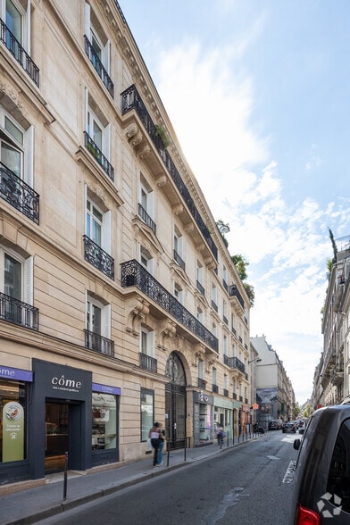 81-85 Rue La Boétie, Paris à louer - Photo de l’immeuble – Image 3 sur 4