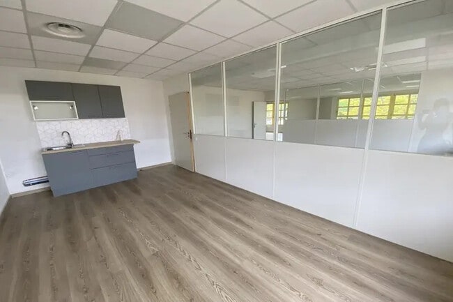 Plus de détails pour Bureau à louer