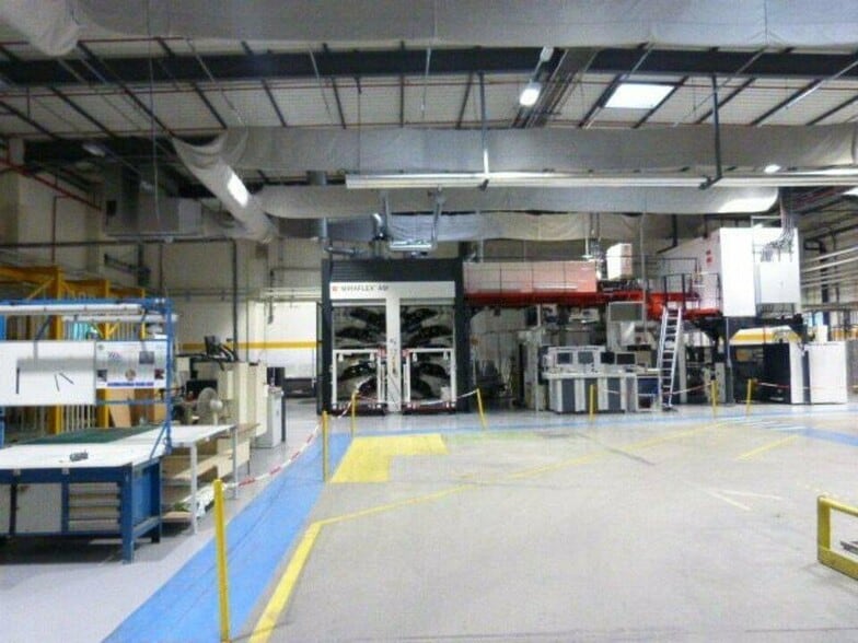 Industriel/Logistique dans Argentan à vendre - Photo de l’immeuble – Image 3 sur 5