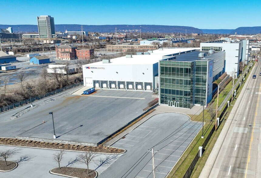 1000 N Cameron St, Harrisburg, PA à louer - Photo de l’immeuble – Image 2 sur 12
