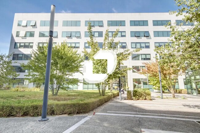 Plus de détails pour 1-3 Rue Jean Richepin, Noisy-le-Grand - Bureau à louer