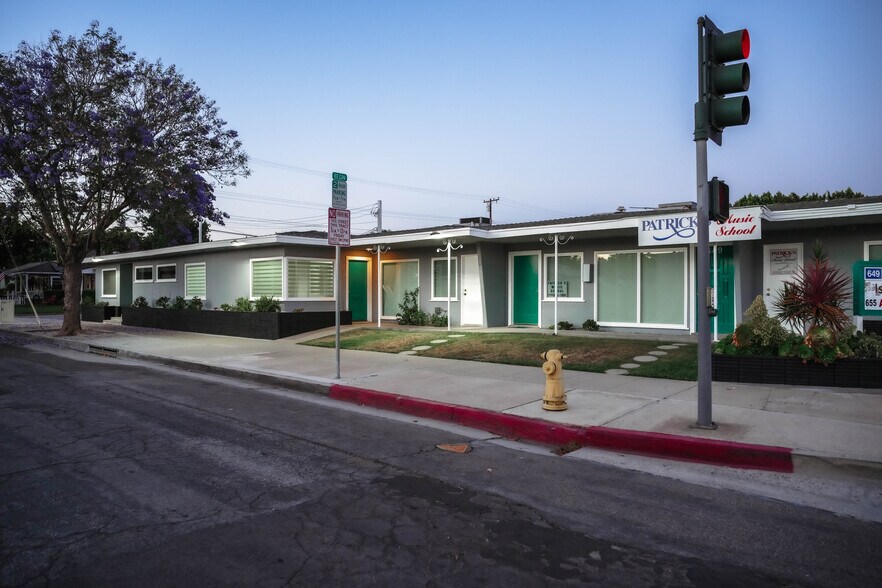 649-655 W Commonwealth Ave, Fullerton, CA à vendre - Photo de l’immeuble – Image 2 sur 23