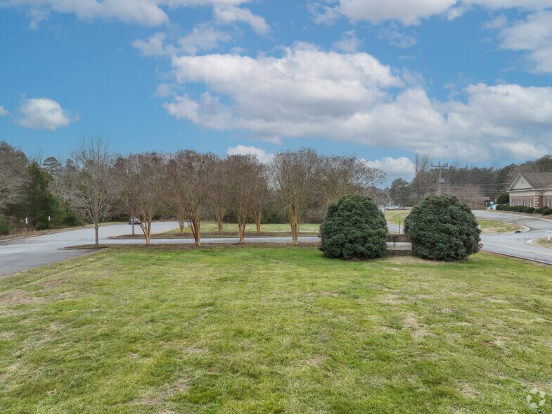 Five Outparcels on Fairfield Forest Road portefeuille de 5 biens à vendre sur LoopNet.fr - Photo de l’immeuble – Image 1 sur 1