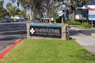 1761 W Romneya Dr, Anaheim, CA à louer Photo de l’immeuble– Image 2 sur 22