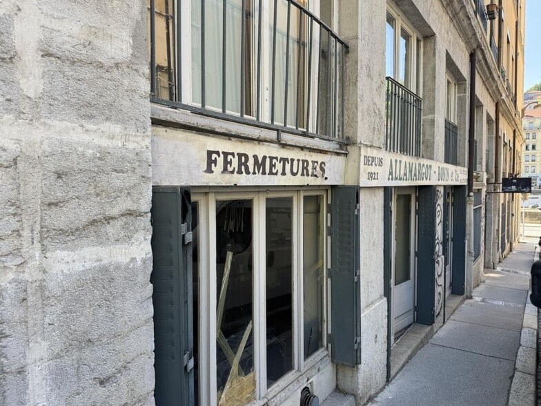 Industriel/Logistique dans Lyon à vendre - Photo de l’immeuble – Image 1 sur 8
