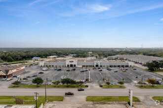 1001 W Plantation Dr, Clute, TX - VUE AÉRIENNE  vue de carte