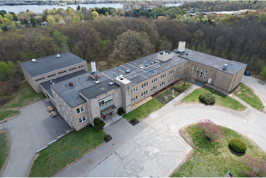 25 Chester St, Worcester, MA à vendre - Photo principale – Image 1 sur 8