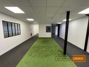 Local d'activités dans Morangis à vendre Photo intérieure– Image 1 sur 4