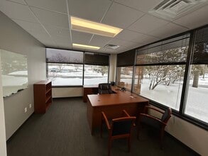 445 Electronics Pky, Liverpool, NY à louer Photo intérieure– Image 2 sur 6