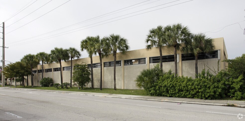 4099 N Dixie Hwy, Boca Raton, FL à louer - Photo de l’immeuble – Image 3 sur 12