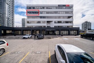 4180 Lougheed Hwy, Burnaby, BC à louer Photo intérieure– Image 1 sur 16
