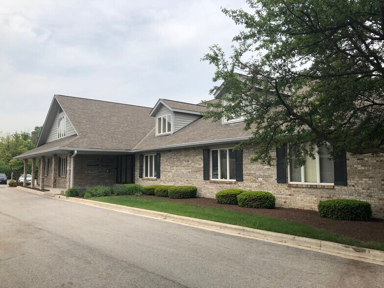 7512 S County Line Rd, Burr Ridge, IL à louer - Photo de l’immeuble – Image 3 sur 6