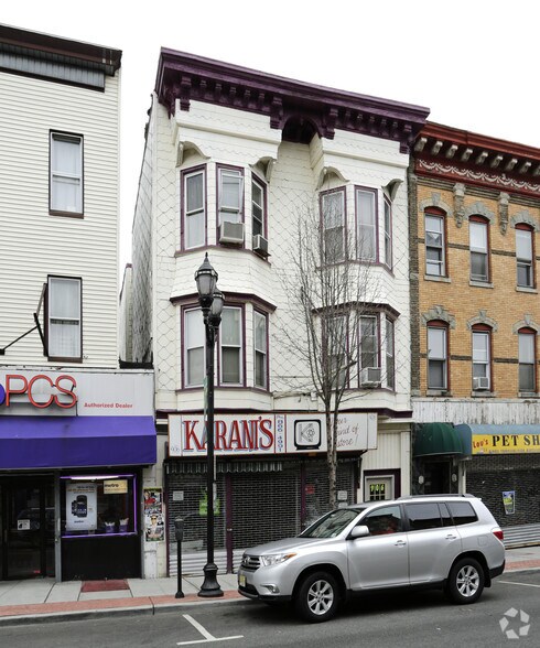 906 Summit Ave, Union City, NJ à louer - Photo de l’immeuble – Image 1 sur 6