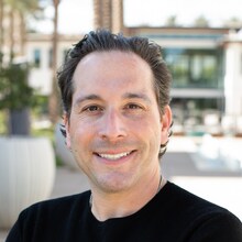Daniel Kahn