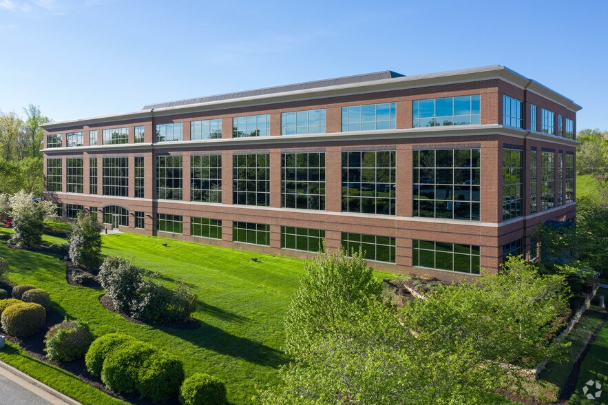 8720 Stony Point Pky, Richmond, VA à louer - Photo de l’immeuble – Image 2 sur 10