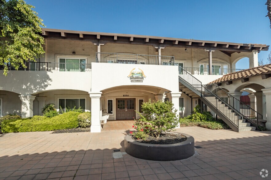 8350 Auburn Blvd, Citrus Heights, CA à louer - Photo principale – Image 1 sur 12