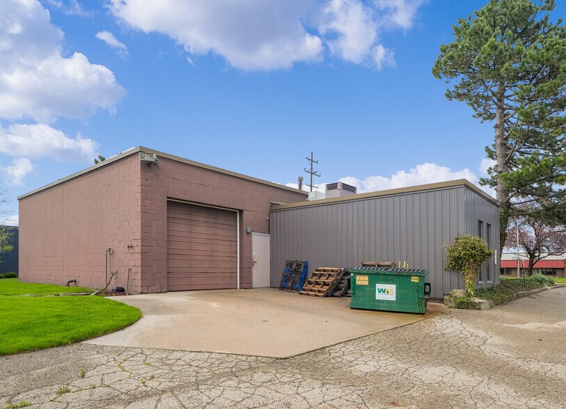 4130 44th St SE, Grand Rapids, MI à vendre - Photo de l’immeuble – Image 3 sur 42