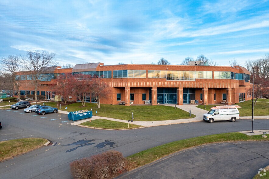 3 Sterling Dr, Wallingford, CT à louer - Photo de l’immeuble – Image 3 sur 27
