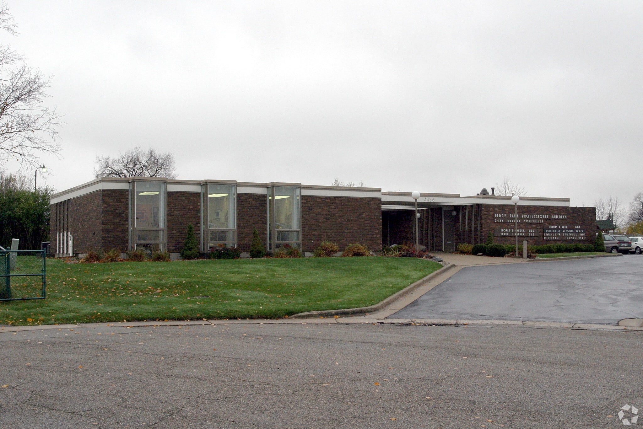 2426 SE Burton St, Grand Rapids, MI à vendre Photo principale– Image 1 sur 5