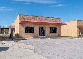 Plus de détails pour 114 S Teel Dr, Devine, TX - Local commercial à vendre