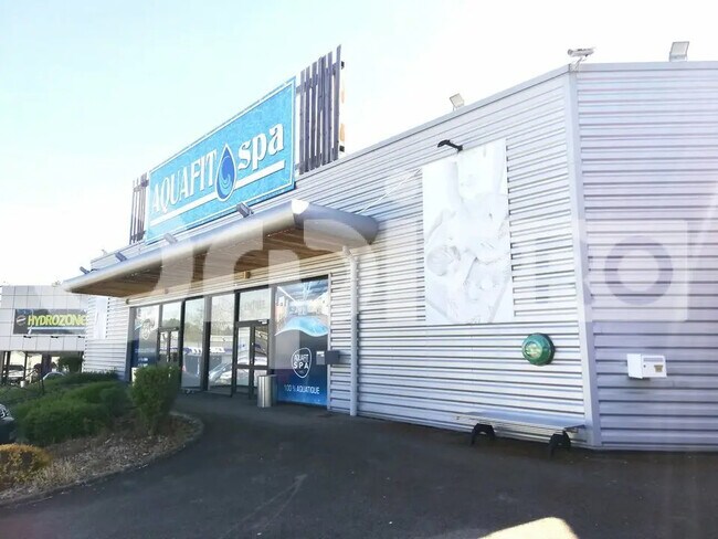 Plus de détails pour Local commercial à louer