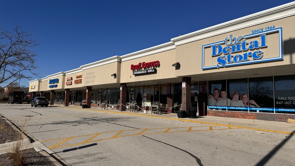 1015-1127 S Roselle Rd, Schaumburg, IL à louer - Photo de l’immeuble – Image 3 sur 8