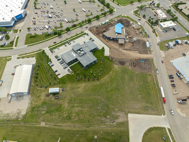 3101 Rock Island Pl, Bismarck, ND à vendre - Photo de l’immeuble – Image 2 sur 10