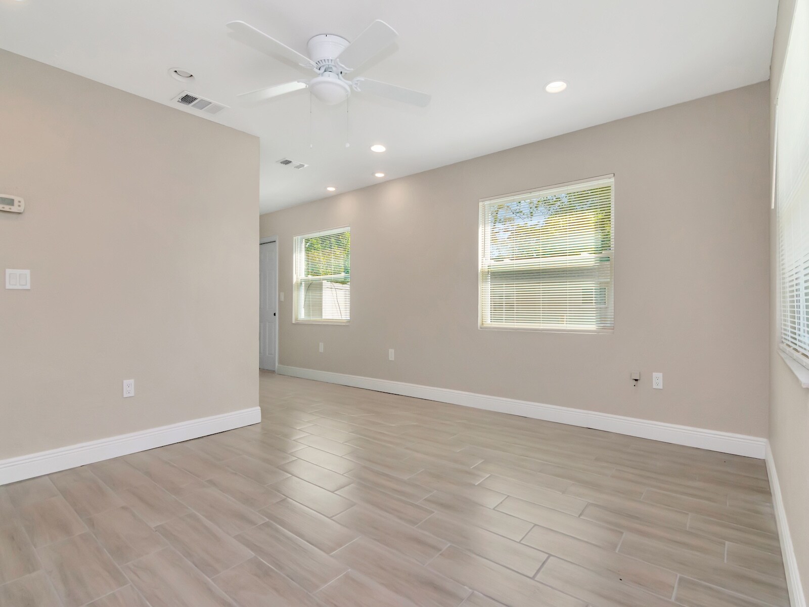 1205-1207 62nd Ave E, Bradenton, FL à vendre Photo intérieure– Image 1 sur 45