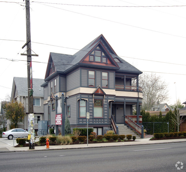 3257 SE Hawthorne Blvd, Portland, OR à louer - Photo de l’immeuble – Image 2 sur 9