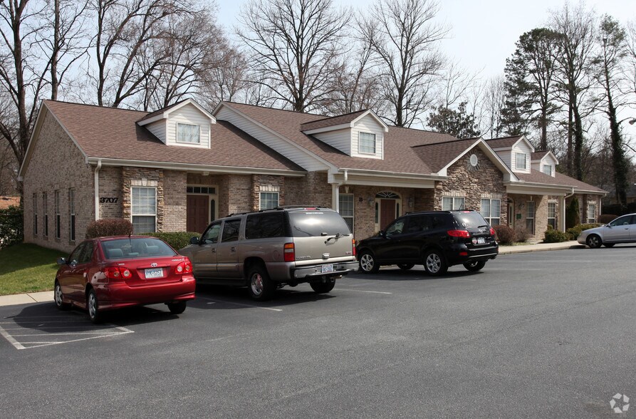 3707 W Market St, Greensboro, NC à louer - Photo principale – Image 1 sur 4