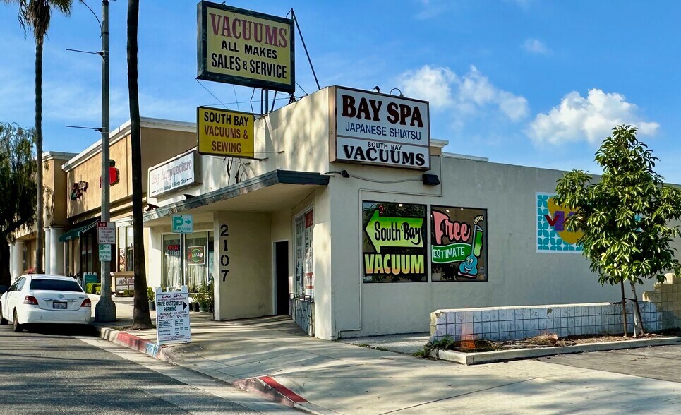 2107 Artesia Blvd, Redondo Beach, CA à vendre - Photo de l’immeuble – Image 2 sur 4