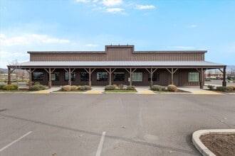 1445 Center Dr, Medford, OR à louer Photo intérieure– Image 2 sur 42