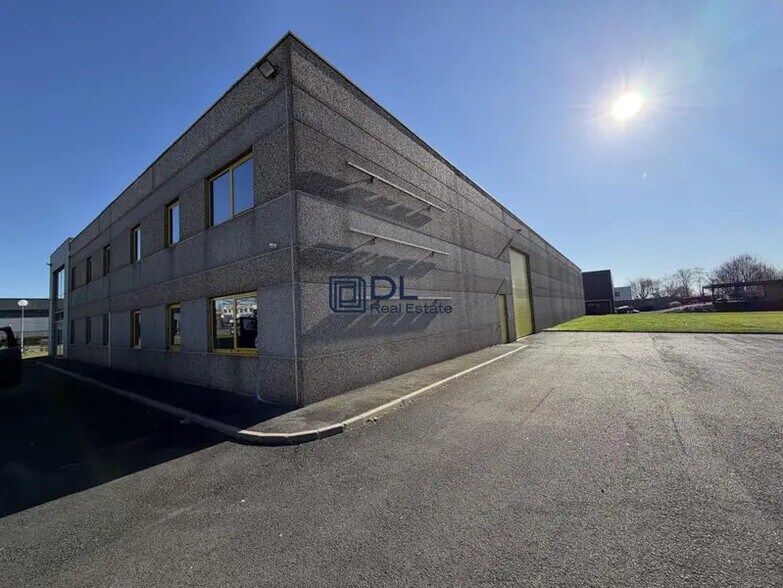Industriel/Logistique dans Templemars à louer - Photo de l’immeuble – Image 2 sur 7