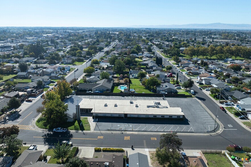 444 Argonaut St, Manteca, CA à louer - Photo de l’immeuble – Image 3 sur 23