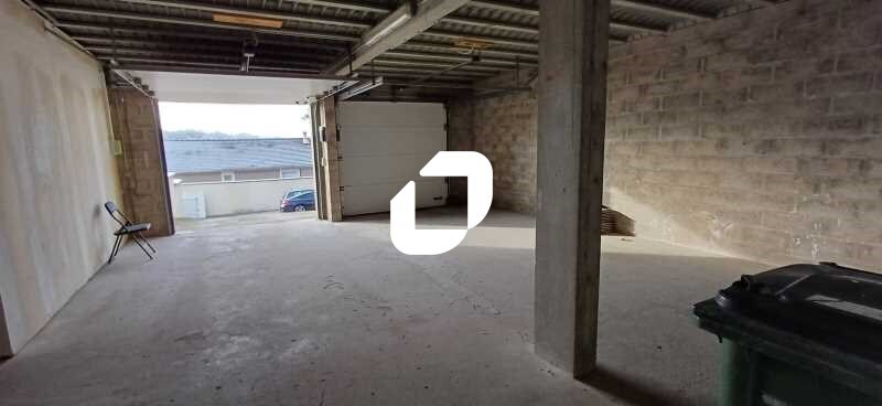 Local d’activités dans Guerville à louer - Photo de l’immeuble – Image 1 sur 6