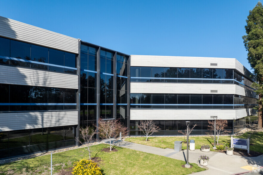 100 Ellinwood Way, Pleasant Hill, CA à vendre - Photo de l’immeuble – Image 3 sur 9