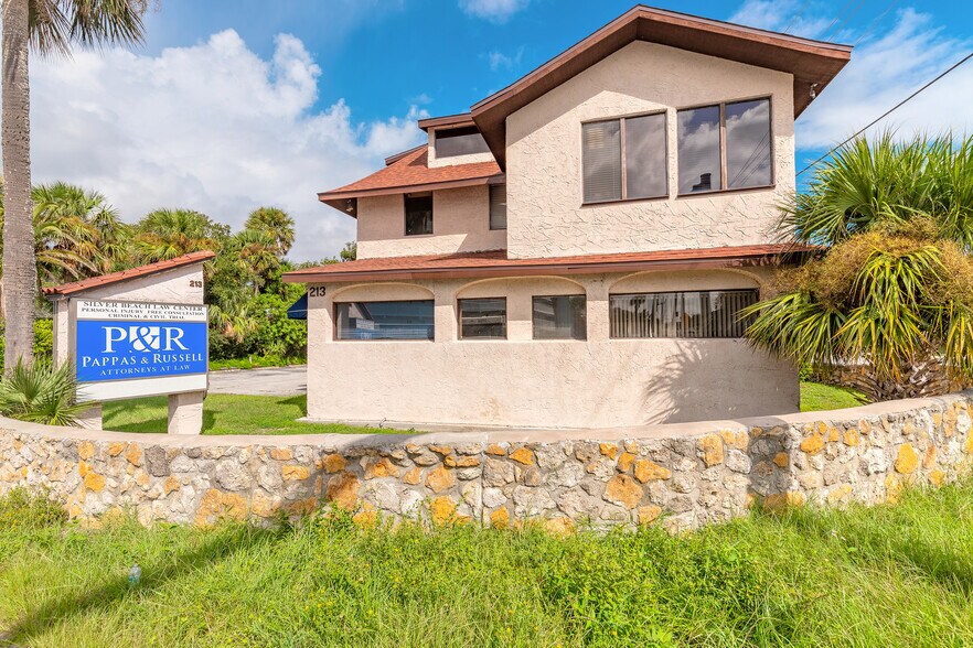 213 Silver Beach Ave, Daytona Beach, FL à vendre - Photo de l’immeuble – Image 1 sur 15