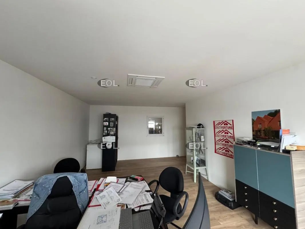 Local d'activités dans Brie-Comte-Robert à vendre Photo intérieure– Image 1 sur 4