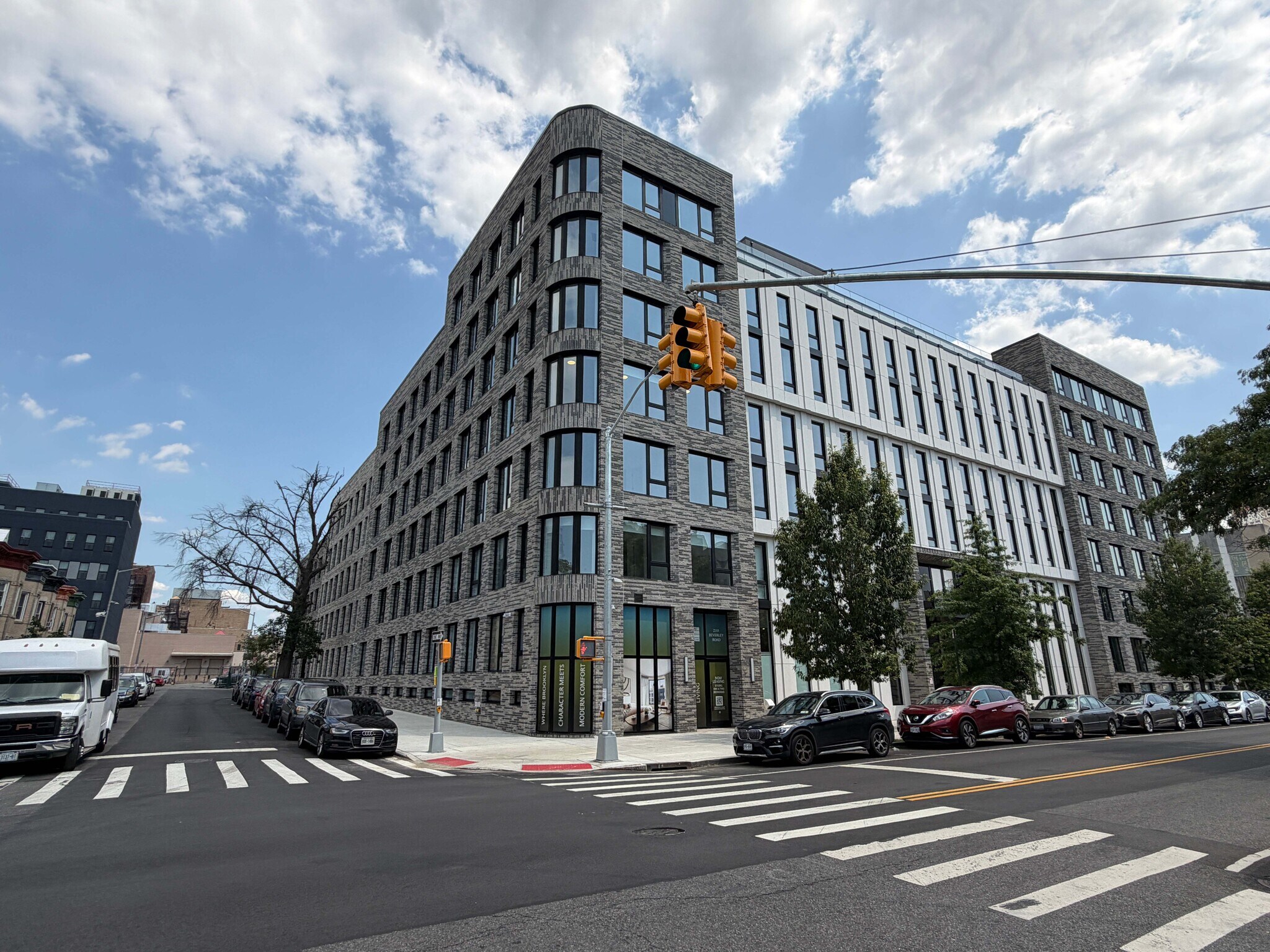 2363 Bedford Ave, Brooklyn, NY à louer Photo de l’immeuble– Image 1 sur 18
