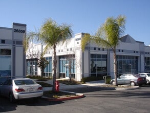 26305 Jefferson Ave, Murrieta, CA à louer Photo de l’immeuble– Image 1 sur 6