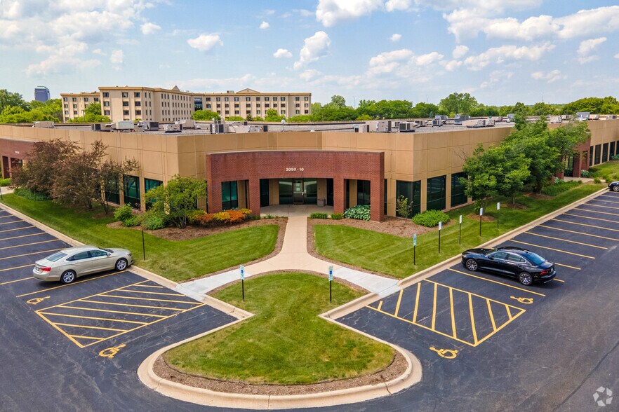 2050-2080 Finley Rd, Lombard, IL à louer - Photo de l’immeuble – Image 2 sur 24