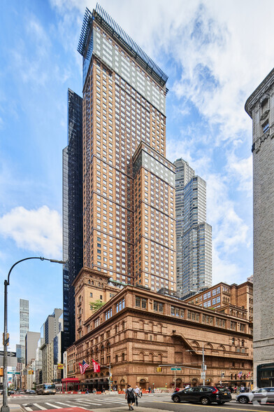 152 W 57th St, New York, NY à louer - Photo de l’immeuble – Image 2 sur 5