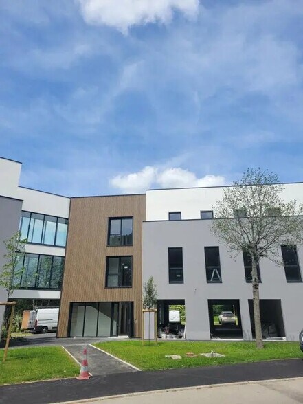 Bureau dans Vannes à louer - Photo de l’immeuble – Image 2 sur 4