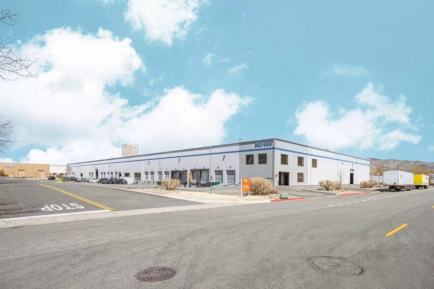 980-996 United Cir, Sparks, NV à louer - Photo de l’immeuble – Image 3 sur 9