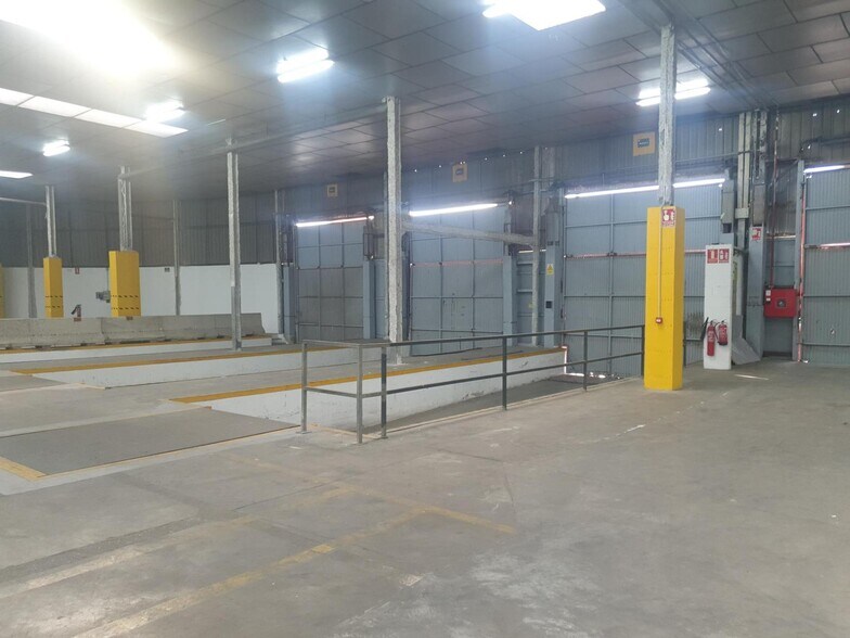 Industriel/Logistique dans Dos Hermanas à louer - Photo de l’immeuble – Image 2 sur 11